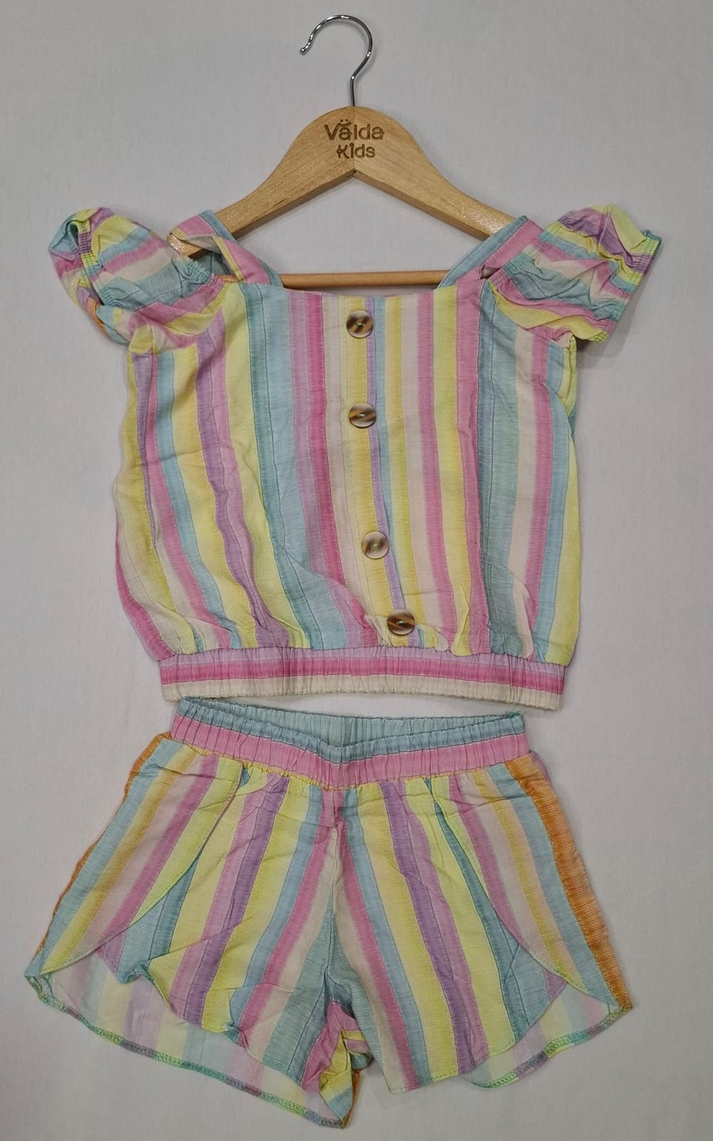 Conjunto Infantil Feminino Rainbow – Blusinha com Botões + Short Leve Listrado