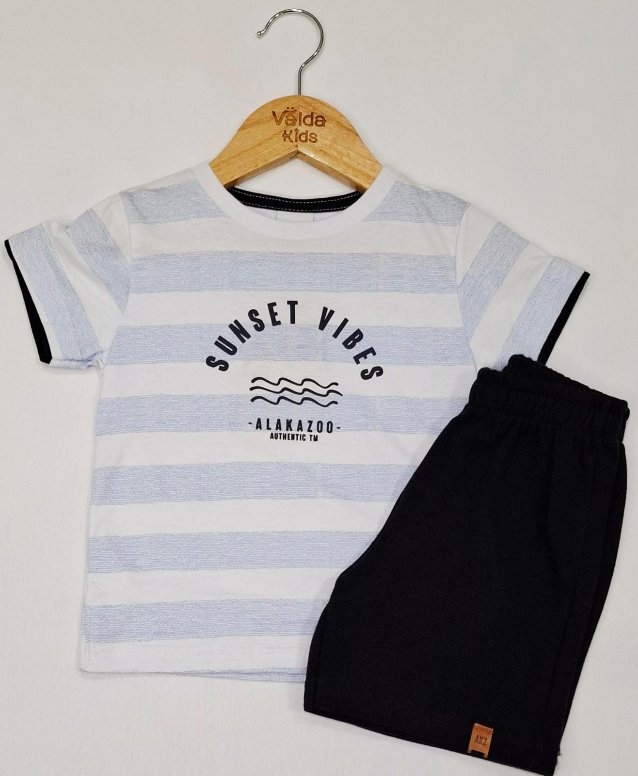 conjunto infantil masculino – camiseta jungle time + bermuda marrom